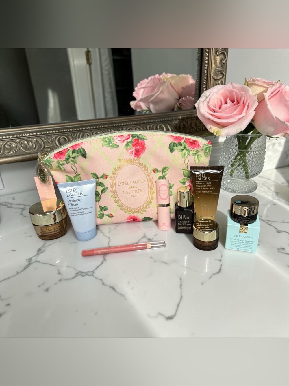 🩷Estée Lauder🩷9-PC Floral Cosmetic Pouch with Skincare & Makeup Set/NWT